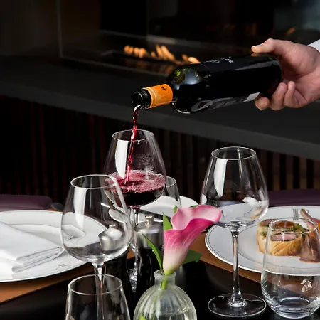 Hyatt Regency Embankment 4*