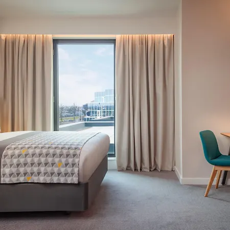 London Heathrow - Bath Road By Ihg