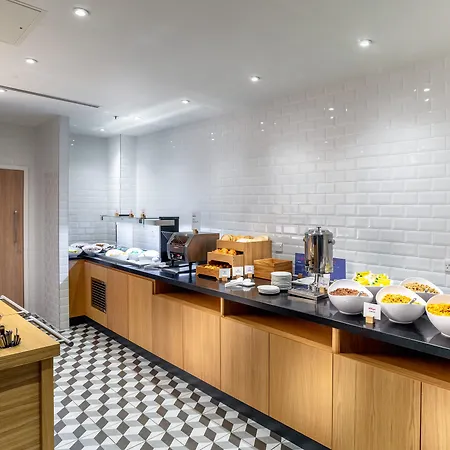 Express - London Heathrow T4 By Ihg Hotel