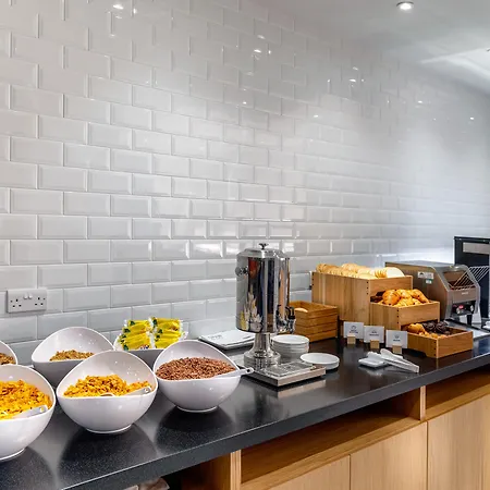 Express - London Heathrow T4 By Ihg Hotel Hillingdon