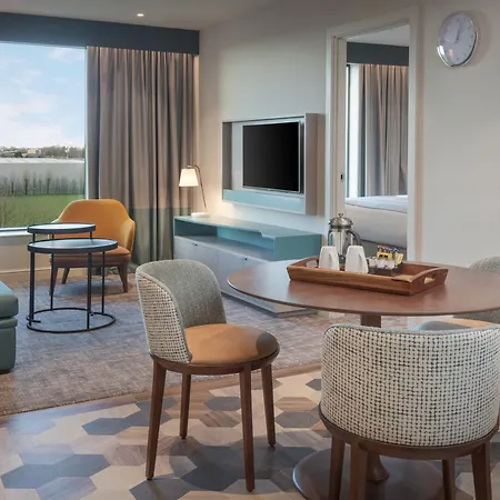 Staybridge London Heathrow - Bath Road, An Ihg Hotel