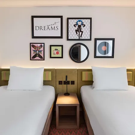 Hotel Hampton By Hilton Ealing