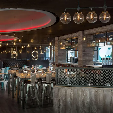 Radisson Red London Heathrow Harmondsworth