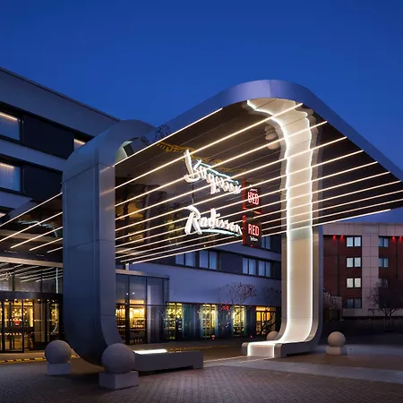 Ξενοδοχείο Radisson Red London Heathrow 4*