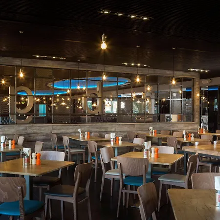 Radisson Red London Heathrow 4* Harmondsworth