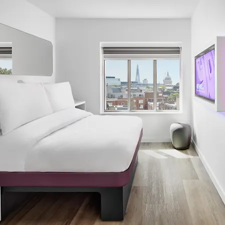 Hotel Yotel 4*