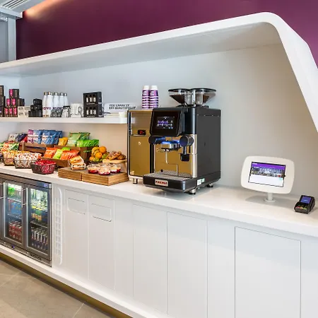 Yotel Hotel 4*