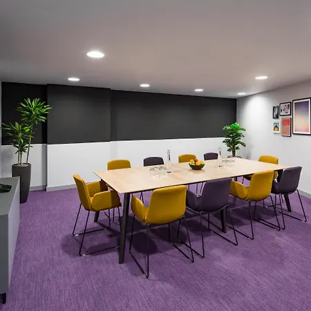 Yotel Hotel 4*