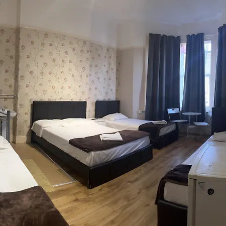 The Crystal Bed & Breakfast Croydon
