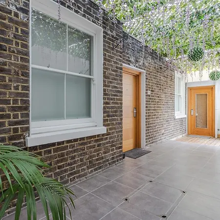Guilford Street Apartment