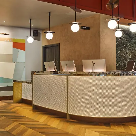 Hotel Tribe Canary Wharf 4*