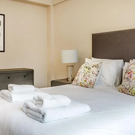 Hill Street Mayfair Apartment *