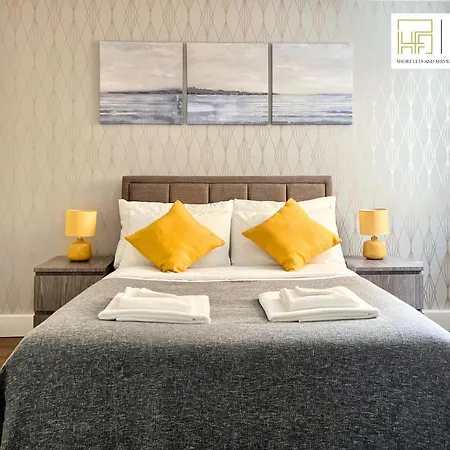 Weekly Or Monthly - Relocation & Business - 4 Guests - By Hofin Stays Short Lets & Serviced