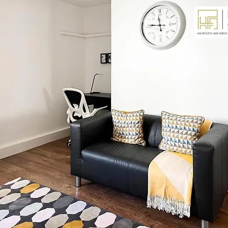 Weekly Or Monthly - Relocation & Business - 4 Guests - By Hofin Stays Short Lets & Serviced * London