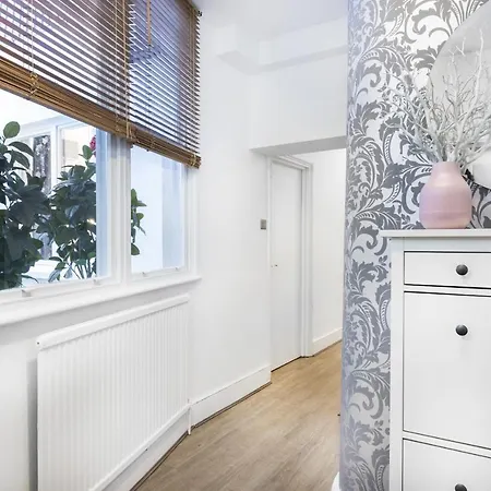 Two Bedroom In Central With Large Terrace Apartment