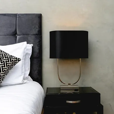 Penthousestays Nr Notting Hill - Luxury 2 Bedroom King Bed - Near Portobello Road Apartment London