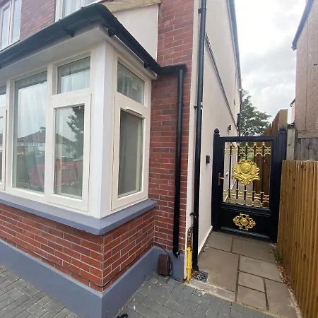 Phlox Garden Apartment Sutton (Greater London)