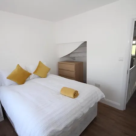Apartment The Heathrow House *