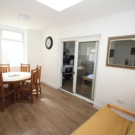 Apartment The Heathrow House
