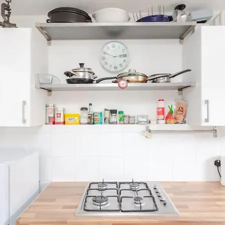 Cheerful 1 Bedroom In Vibrant Maida Vale *