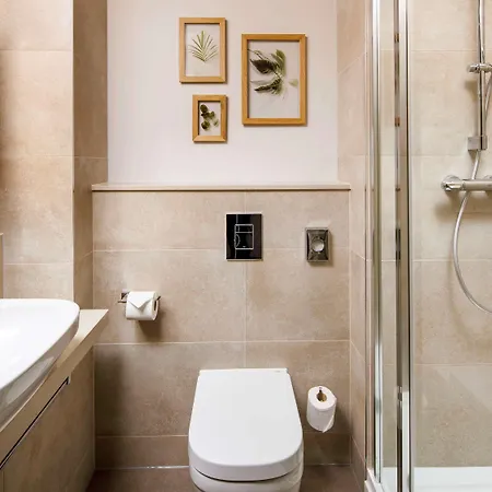 Hotel Ibis Styles London Seven Kings 3*