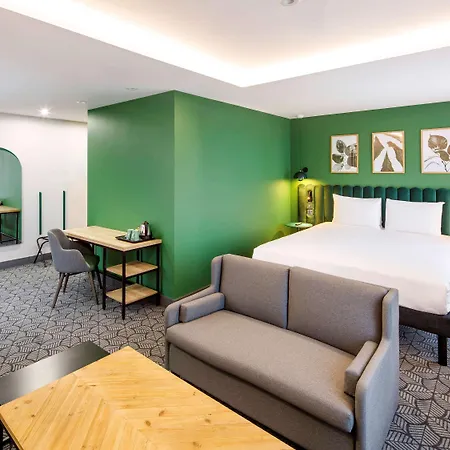 Hotel Ibis Styles London Seven Kings 3*
