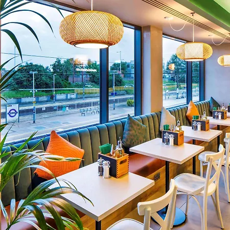 Ibis Styles London Seven Kings 3*