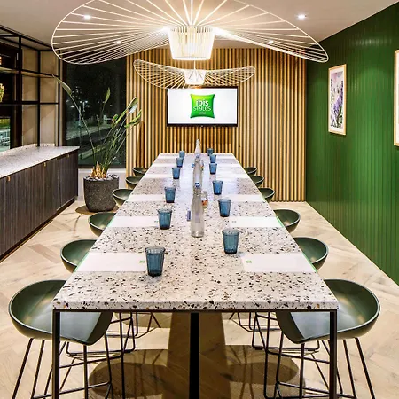 Hotel Ibis Styles London Seven Kings 3*