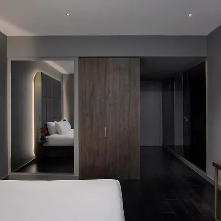 Amano Covent Garden Hotel 4*