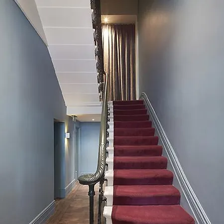 Signature Townhouse Hyde Park 4*