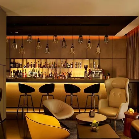 Park Plaza London, Park Royal Hotel