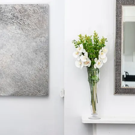 Penthousestays Notting Hill: Chic 2-bedroom Near Portobello Road
