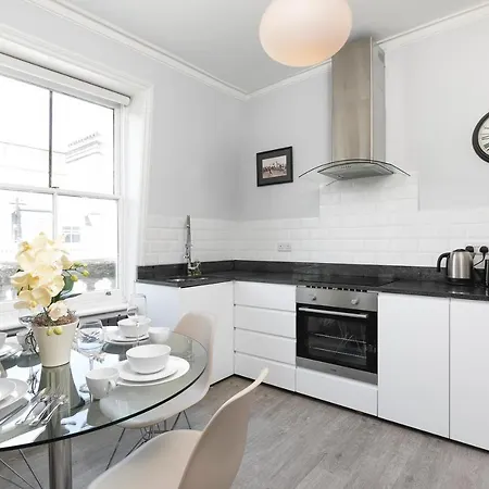Penthousestays Notting Hill: Chic 2-bedroom Near Portobello Road * London