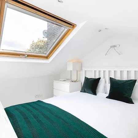 Penthousestays Notting Hill: Chic 2-bedroom Near Portobello Road Apartment