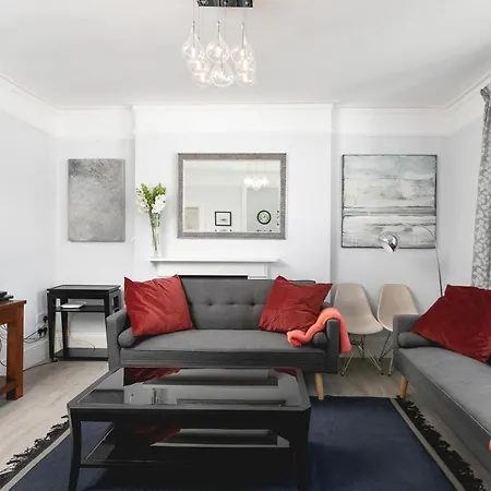 Apartment Penthousestays Notting Hill - Chic 2 Bedroom W/ King Beds - Near Portobello Road & Kensington High Street *