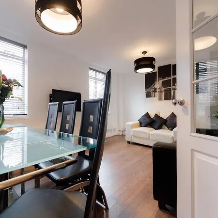 2 Bed Apartment *
