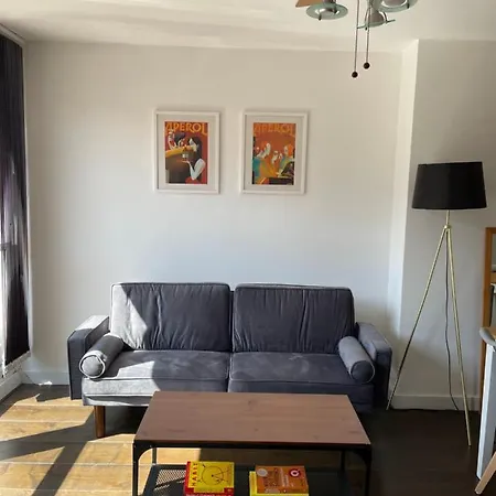 Lovely 2 Bedroom Flat In *