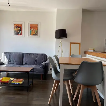 Lovely 2 Bedroom Flat In * London