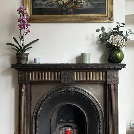 Double Bedroom With En-suite Bathroom In Chelsea - - Share Homestay *