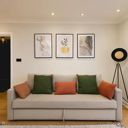 Apartment Penthousestays Chelsea - Luxury 2 Bedroom W/king Bed - Near King's Road
