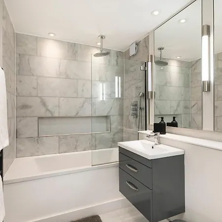 Penthousestays Chelsea - Luxury 2 Bedroom W/king Bed - Near King's Road London