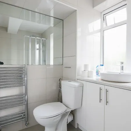 Διαμέρισμα Bright & Welcoming Garden Flat Sleeps 6 In Style