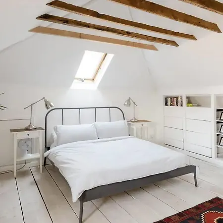 Beautiful Two-floor Flat Near Tube Station