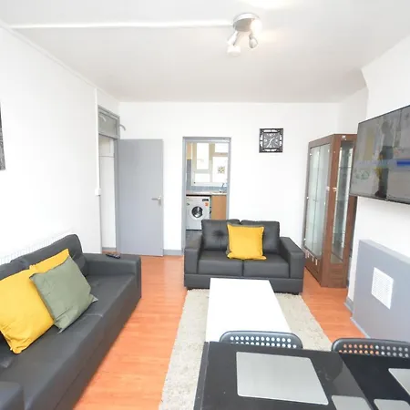 Beautiful 2 Bedroom Flat Near Finsbury Park Apartment