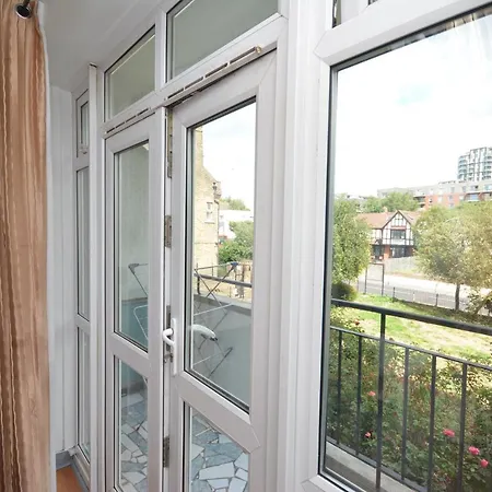 Beautiful 2 Bedroom Flat Near Finsbury Park * London