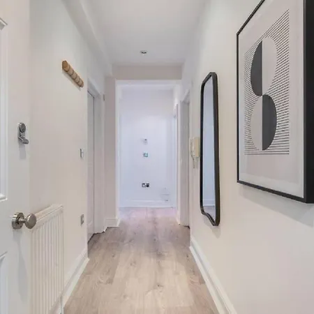 Two Bedroom - Tower Bridge - By Prime M-5 Apartment *