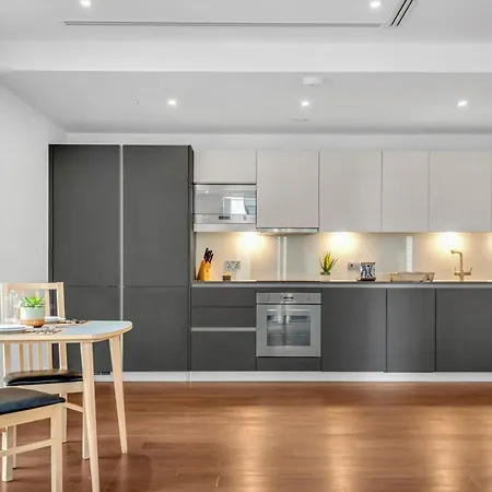 Modern 01 & 02 Bed In Canary Wharf * London