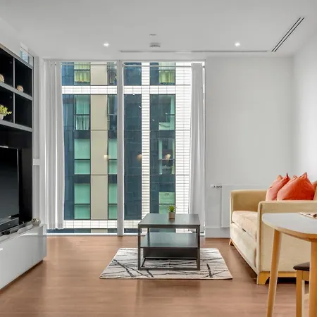 Modern 01 & 02 Bed In Canary Wharf London