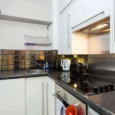 Stylish Studio Near Notting Hill Station! Apartment