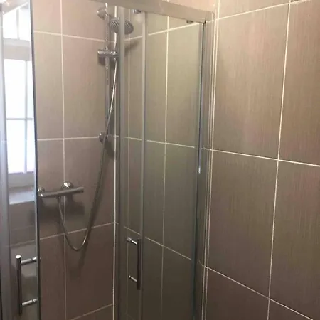Aplacetostay Apartment, Zone 1 Homestay *